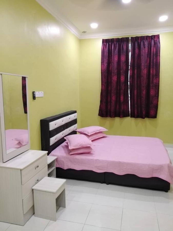 Farisha Homestay 알로르세타르 외부 사진