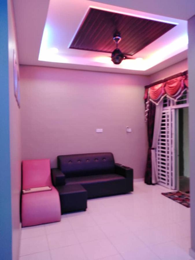 Farisha Homestay 알로르세타르 외부 사진