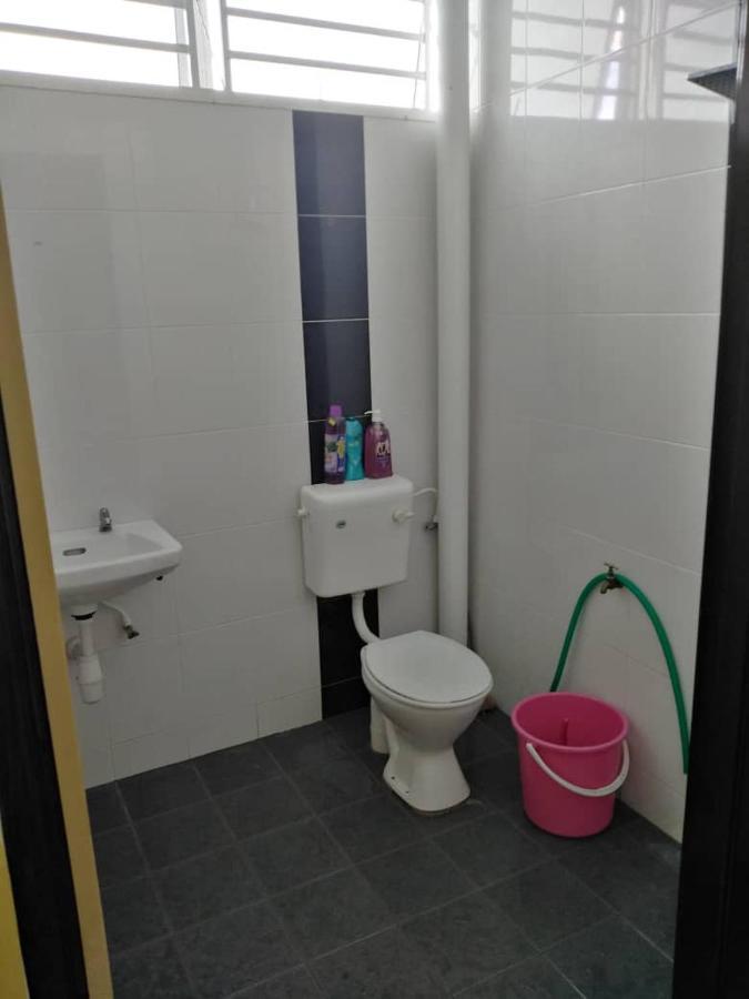 Farisha Homestay 알로르세타르 외부 사진