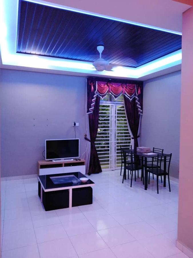 Farisha Homestay 알로르세타르 외부 사진