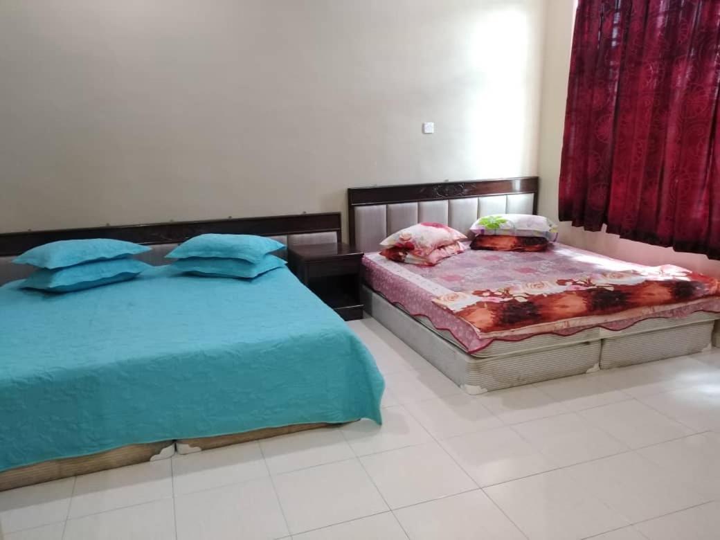 Farisha Homestay 알로르세타르 외부 사진