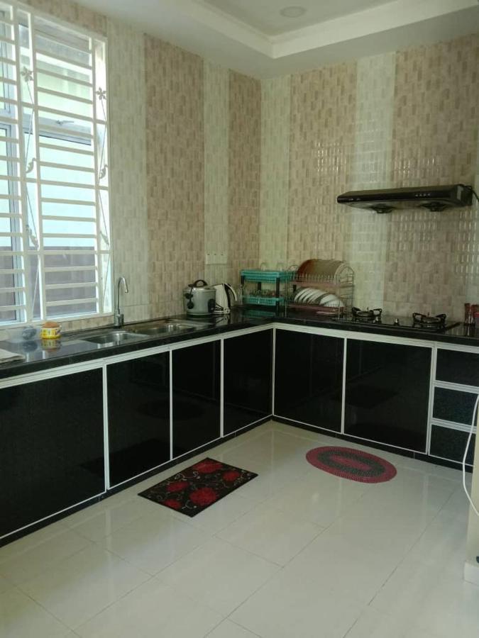 Farisha Homestay 알로르세타르 외부 사진